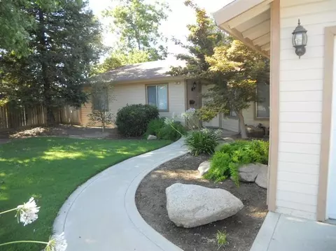 207 9th St, Clovis, CA 93612 photo 3