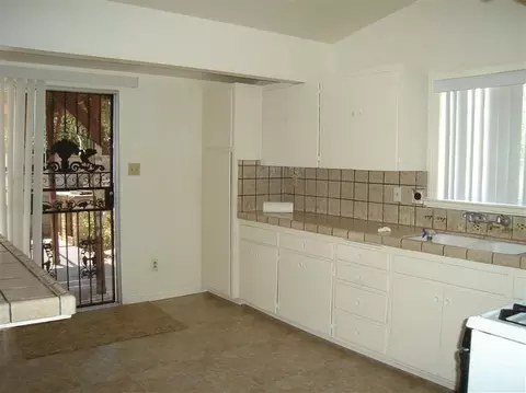 1605 James St, Sanger, CA 93657 photo 5
