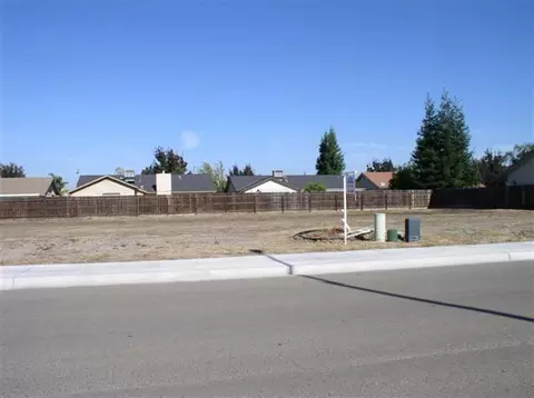 3311 Summer Ln, Madera, CA 93637 photo 1