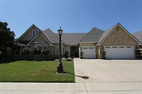 258 W Vermont Ave, Clovis, CA 93619 photo 1