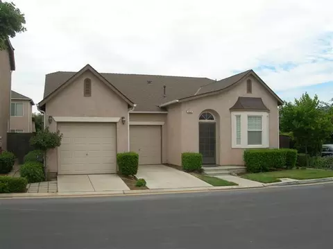 654 W Lisbon Ln, Clovis, CA 93619 photo 1