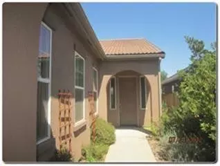 1739 N Piccadilly Ln, Clovis, CA 93619 photo 2