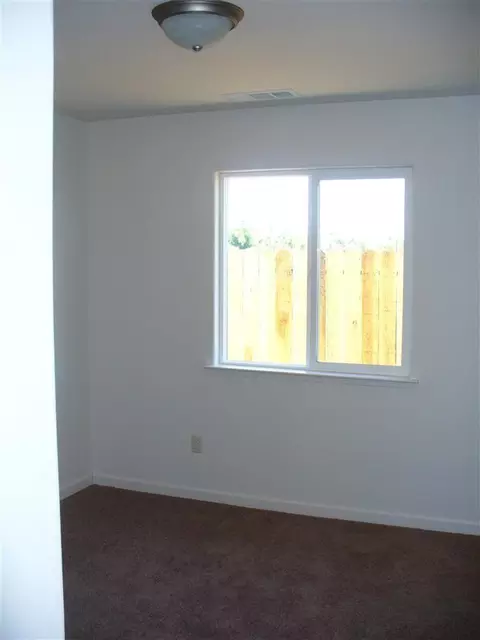 57 Knox St, Madera, CA 93638 photo 4