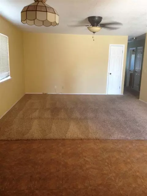 601 Oakridge Dr, Madera, CA 93637 photo 3