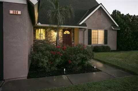308 W Fremont Ave, Clovis, CA 93612 photo 1