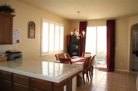 668 W Fontaine Ln, Clovis, CA 93619 photo 6