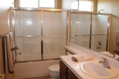 668 W Fontaine Ln, Clovis, CA 93619 photo 8