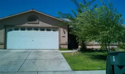 1936 Coolidge St, Madera, CA 93638 photo 1