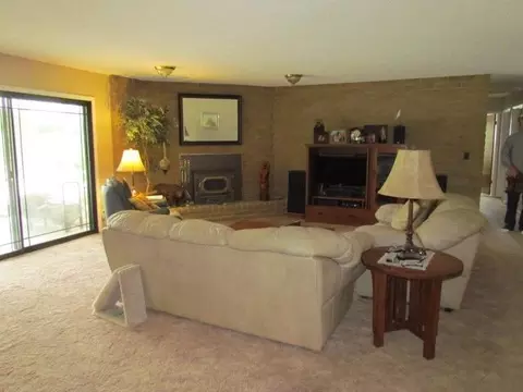 9343 N Fowler Ave, Clovis, CA 93619 photo 5