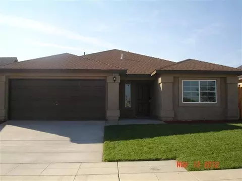 1986 Eagle Dr, Madera, CA 93638 photo 1