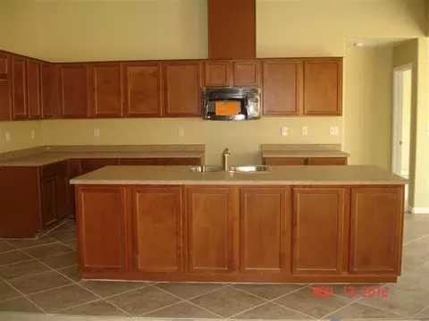 1986 Eagle Dr, Madera, CA 93638 photo 3