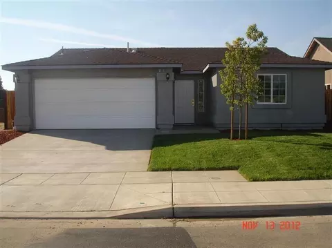 1966 Eagle Dr, Madera, CA 93638 photo 1
