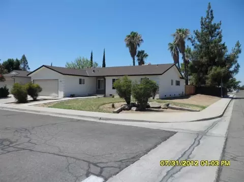 2518 Ezie Ave, Clovis, CA 93611 photo 2