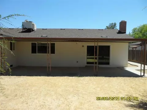 2518 Ezie Ave, Clovis, CA 93611 photo 3