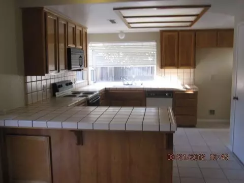 841 University Dr, Merced, CA 95340 photo 4