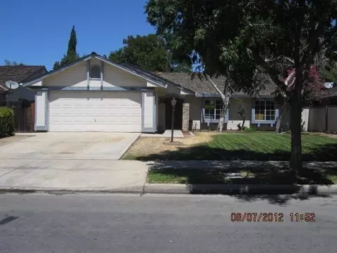 841 University Dr, Merced, CA 95340 photo 1
