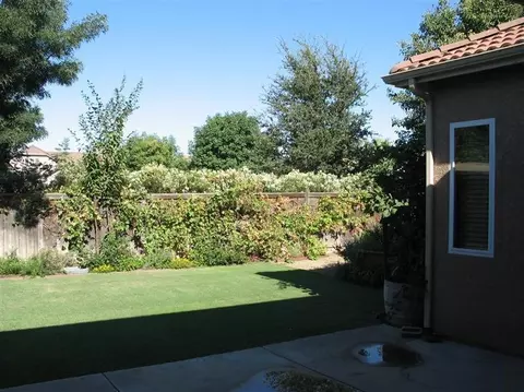 4657 N Emerald Peak Dr, Clovis, CA 93619 photo 8