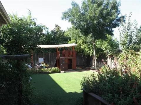 4657 N Emerald Peak Dr, Clovis, CA 93619 photo 9