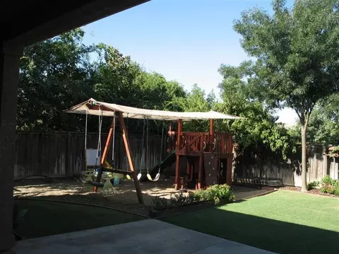4657 N Emerald Peak Dr, Clovis, CA 93619 photo 7