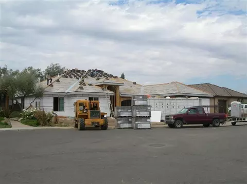 60 Gateway Ave, Clovis, CA 93612 photo 1