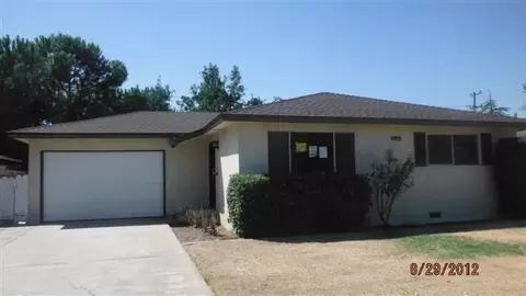 812 W Santa Ana Ave, Clovis, CA 93612 photo 1
