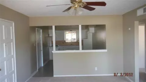 812 W Santa Ana Ave, Clovis, CA 93612 photo 2