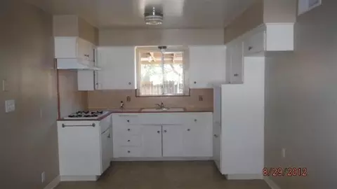 812 W Santa Ana Ave, Clovis, CA 93612 photo 4