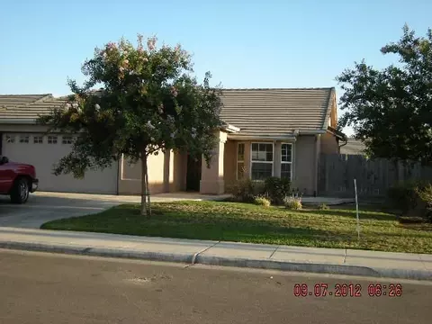 1863 Heidi Ave, Sanger, CA 93657 photo 1