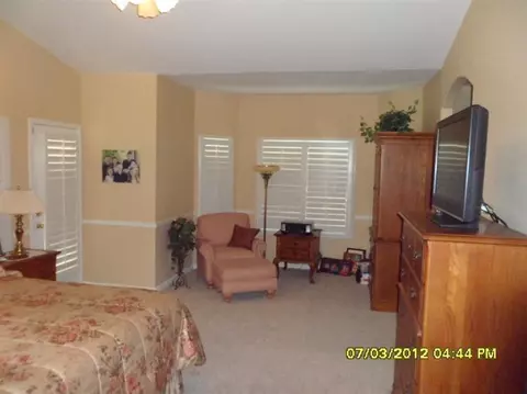 320 W Serena Ave, Clovis, CA 93619 photo 8