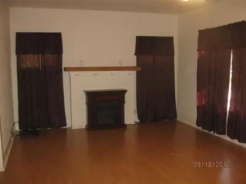 215 N L St, Madera, CA 93637 photo 7