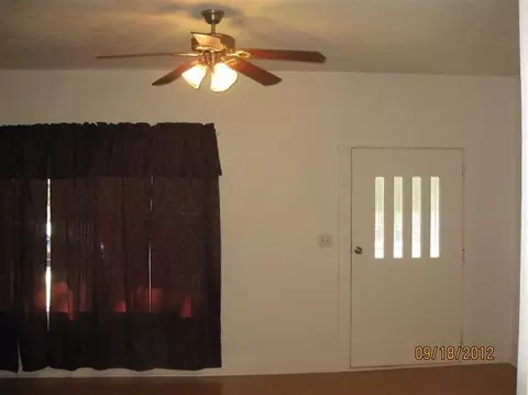 215 N L St, Madera, CA 93637 photo 6