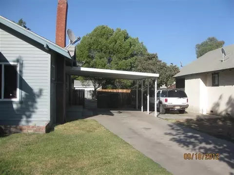 215 N L St, Madera, CA 93637 photo 4
