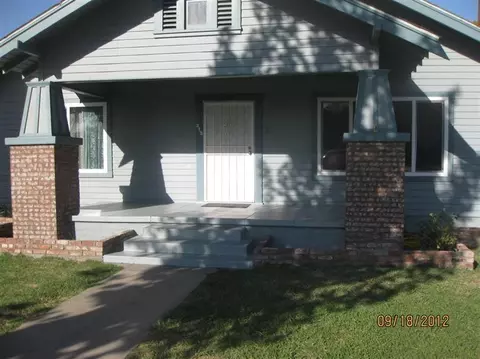 215 N L St, Madera, CA 93637 photo 2