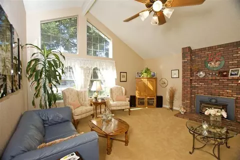 1172 Everett Ave, Fresno, CA 93720 photo 5
