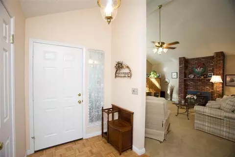 1172 Everett Ave, Fresno, CA 93720 photo 4