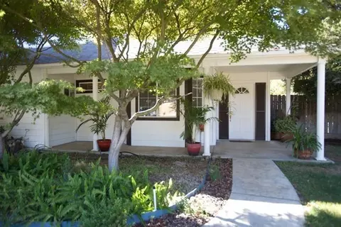 1192 N Chapel Hill Ave, Clovis, CA 93611 photo 2