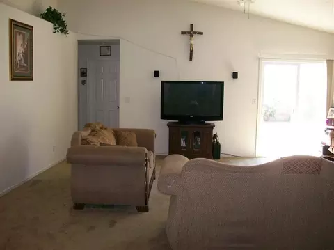 635 Walton Ave, Sanger, CA 93657 photo 4