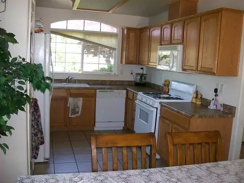 635 Walton Ave, Sanger, CA 93657 photo 3