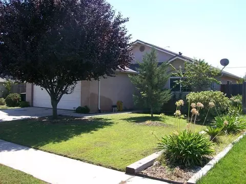 635 Walton Ave, Sanger, CA 93657 photo 2
