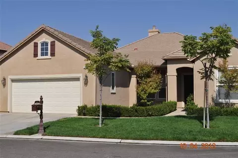 11064 E Mitchell Peak Way, Clovis, CA 93619 photo 1