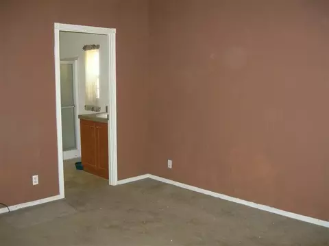 703 W Clark St, Madera, CA 93638 photo 5