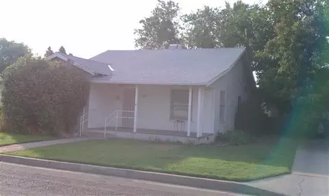 1531 4th St, Sanger, CA 93657 photo 1