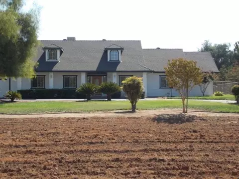 12033 E Cortland Ave, Sanger, CA 93657 photo 2