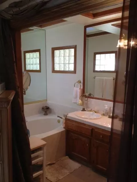 978 N Perry Ave, Clovis, CA 93611 photo 3