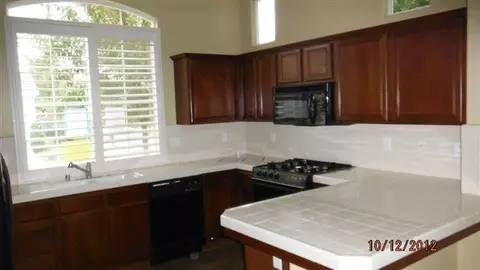 85 W Riviera Ln, Clovis, CA 93619 photo 3