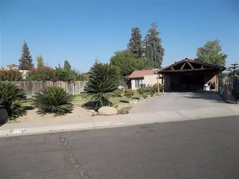 693 N 7th St, Fowler, CA 93625 photo 1
