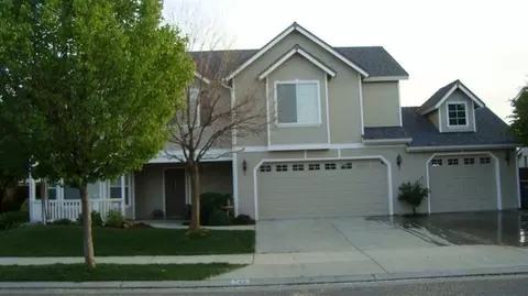 746 Moody Ave, Clovis, CA 93619 photo 1