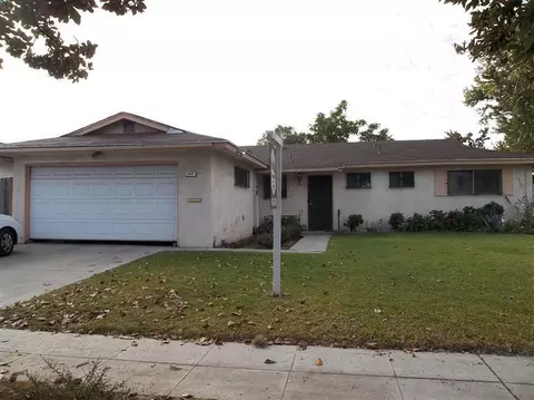1687 E Warner Ave, Fresno, CA 93710 photo 1