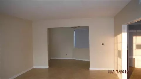 3607 Allan St, Selma, CA 93662 photo 4