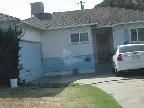 2915 E St, Selma, CA 93662 photo 2